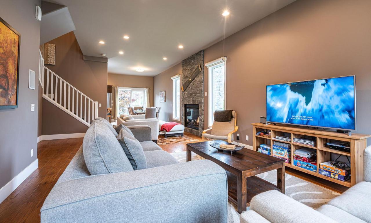 Aspen Lodge By Revelstoke Vacations מראה חיצוני תמונה