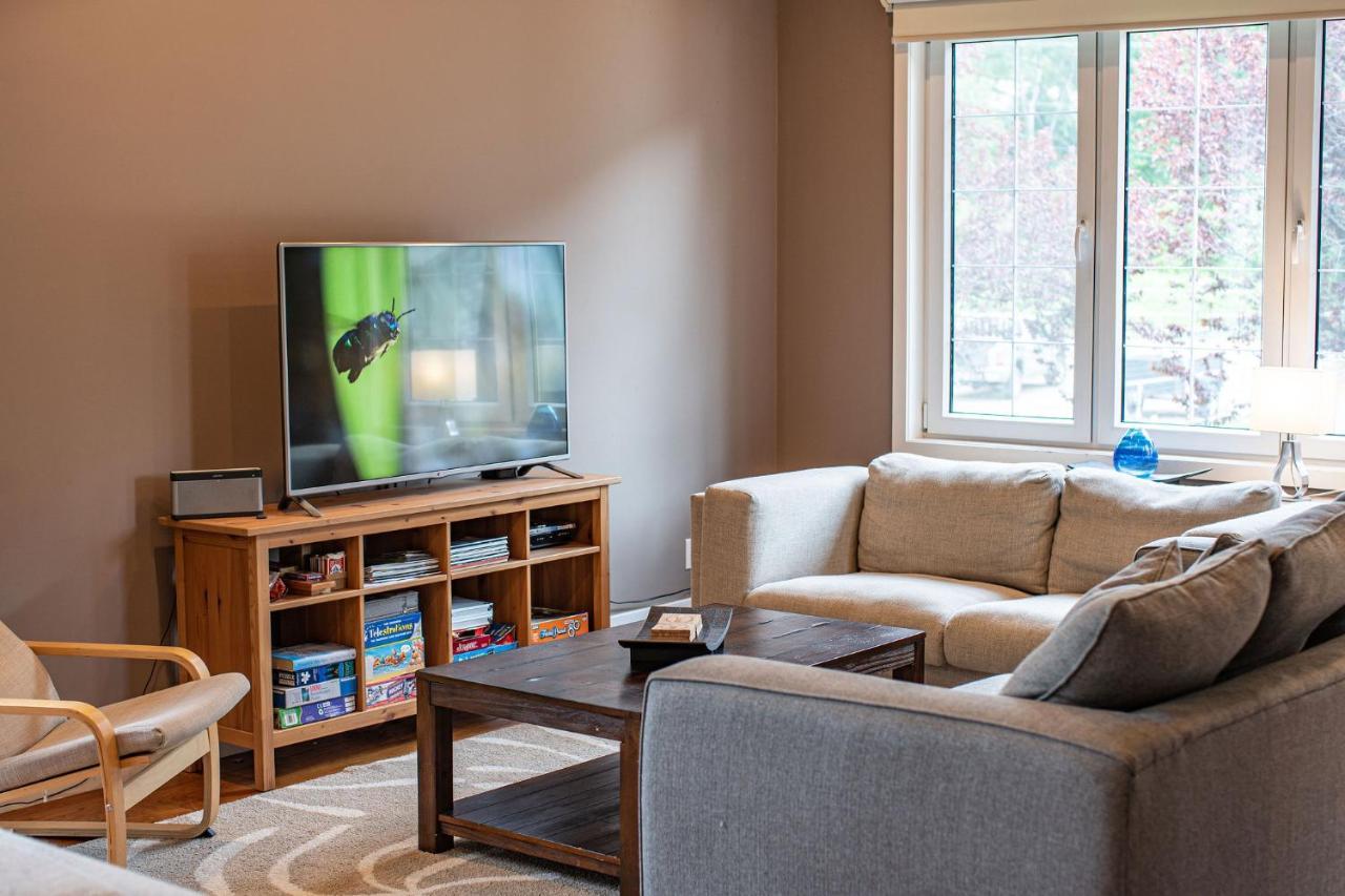 Aspen Lodge By Revelstoke Vacations מראה חיצוני תמונה
